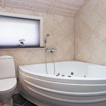5 Star In Juelsminde Sonderby (Midtjylland)